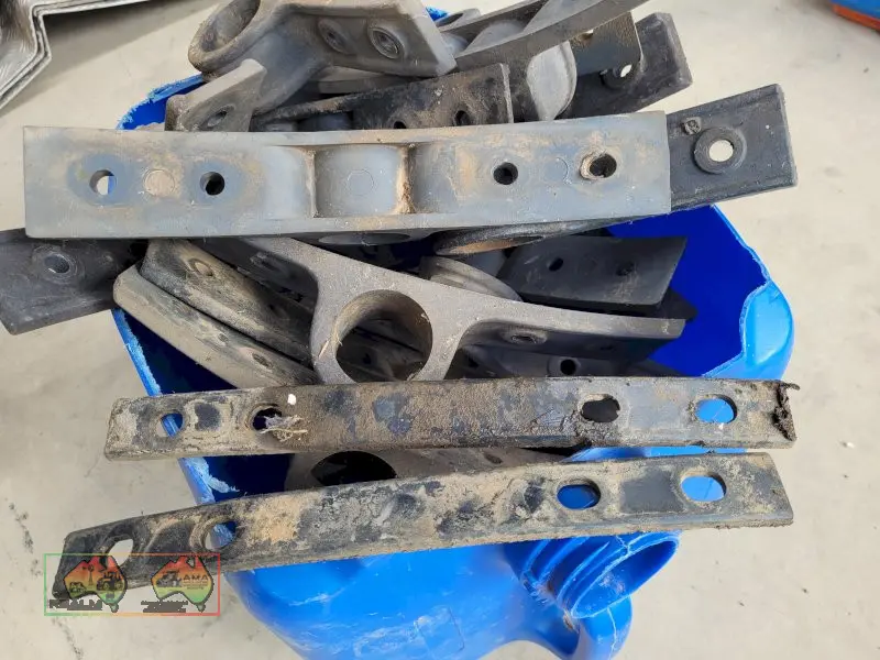 20x Plastic Mudguard Brackets & Backing Strips (Kyabram Vic.) - photo 1