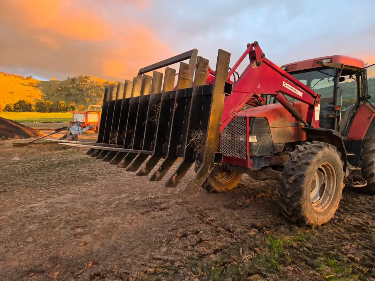 New - NEW 2.5m Stick Rake