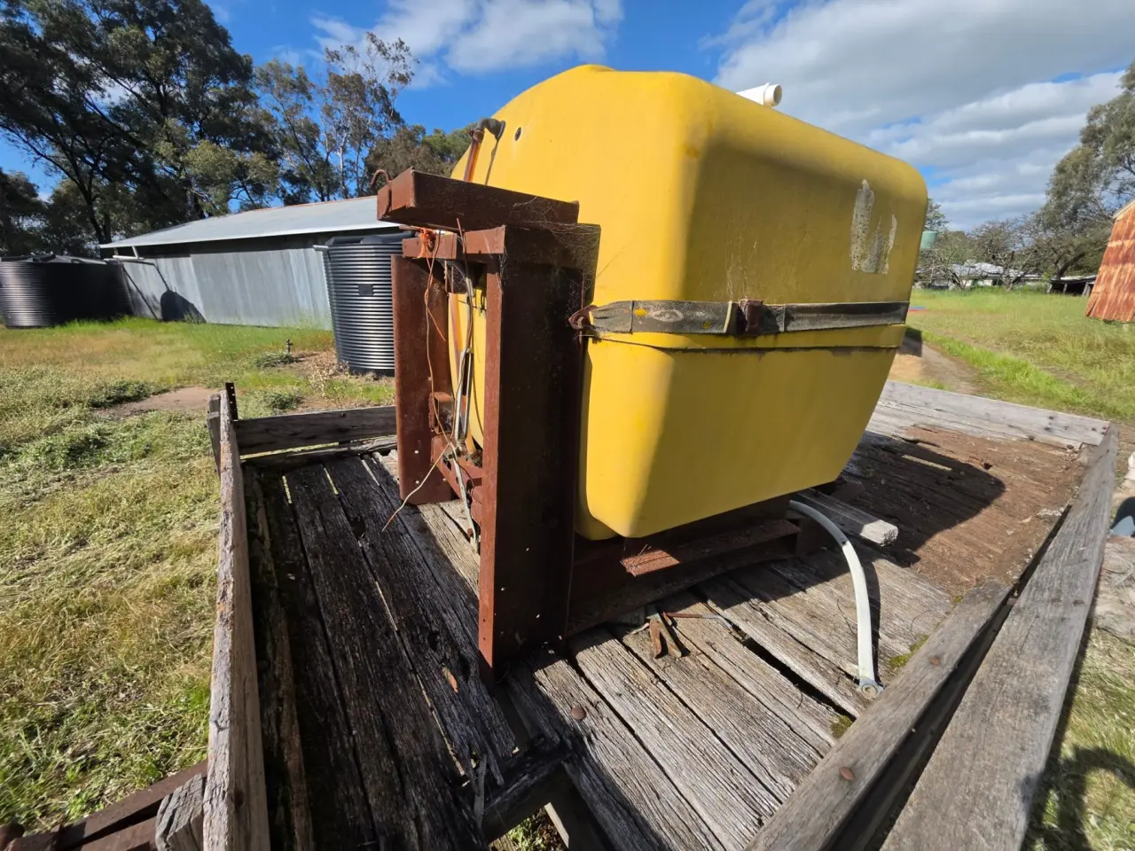 Used - Hardi 400 Ltr Spray Tank on 3pl Frame - photo 4