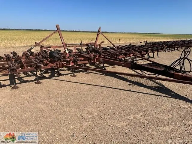 740 International - Folding Scarifier - 69 Tynes - photo 4