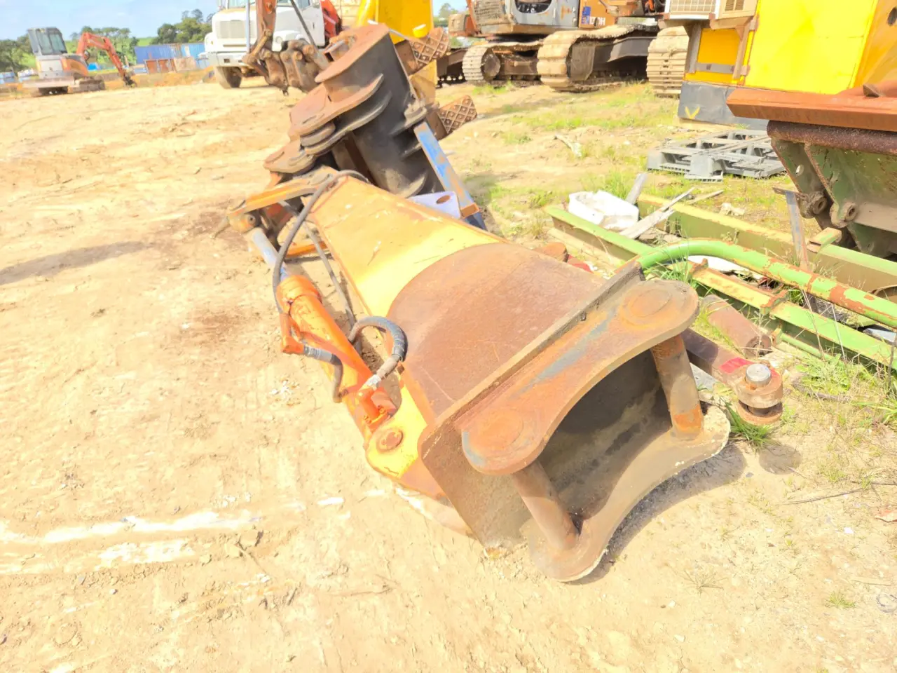 Hitachi ZX200 Excavator with Shear & Grab - photo 20