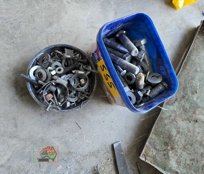 Tub of assorted bolts and washers - photo 1