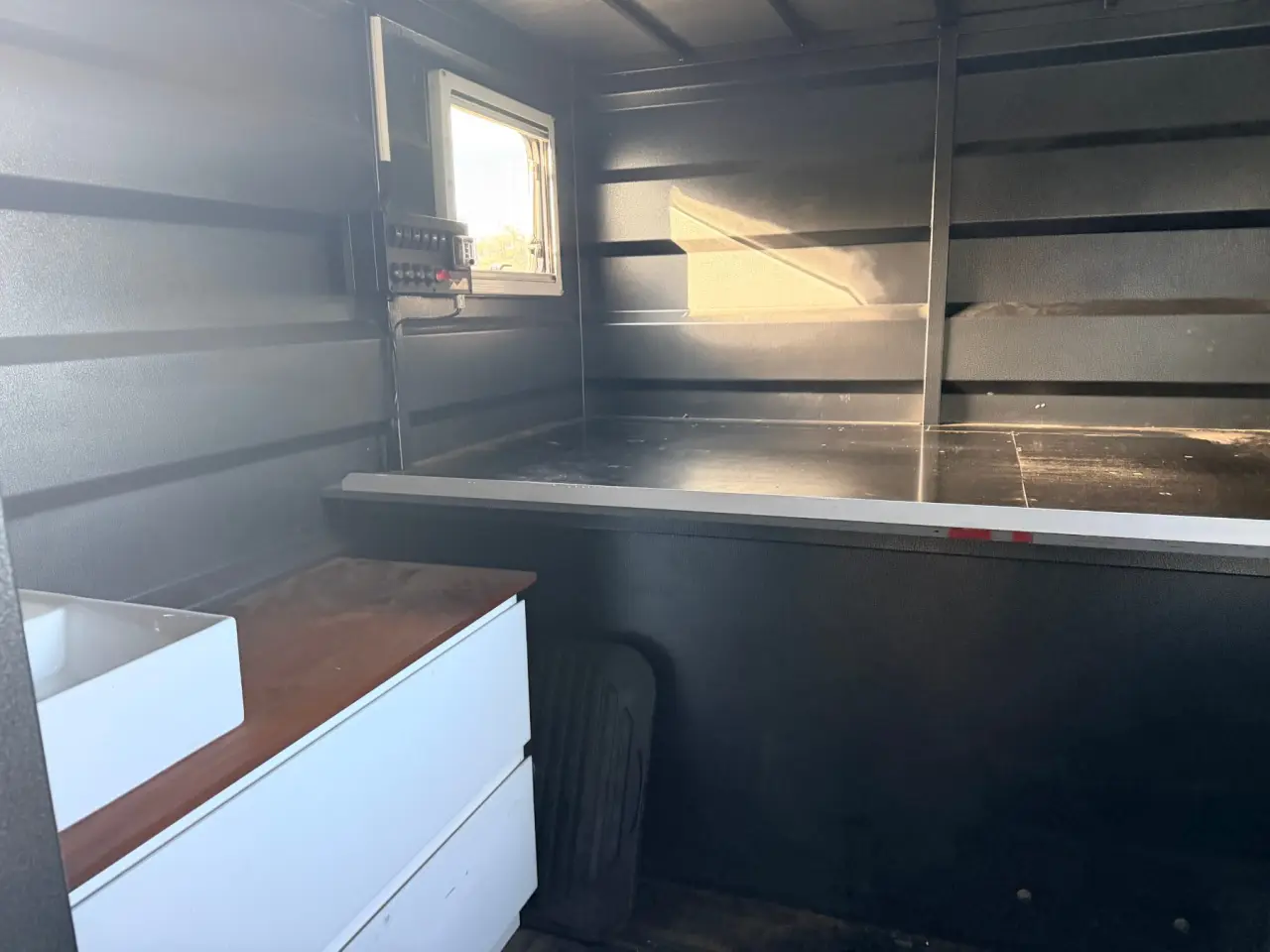 2002 Mitsubishi Fighter 600 Horse transport truck & camper - photo 9