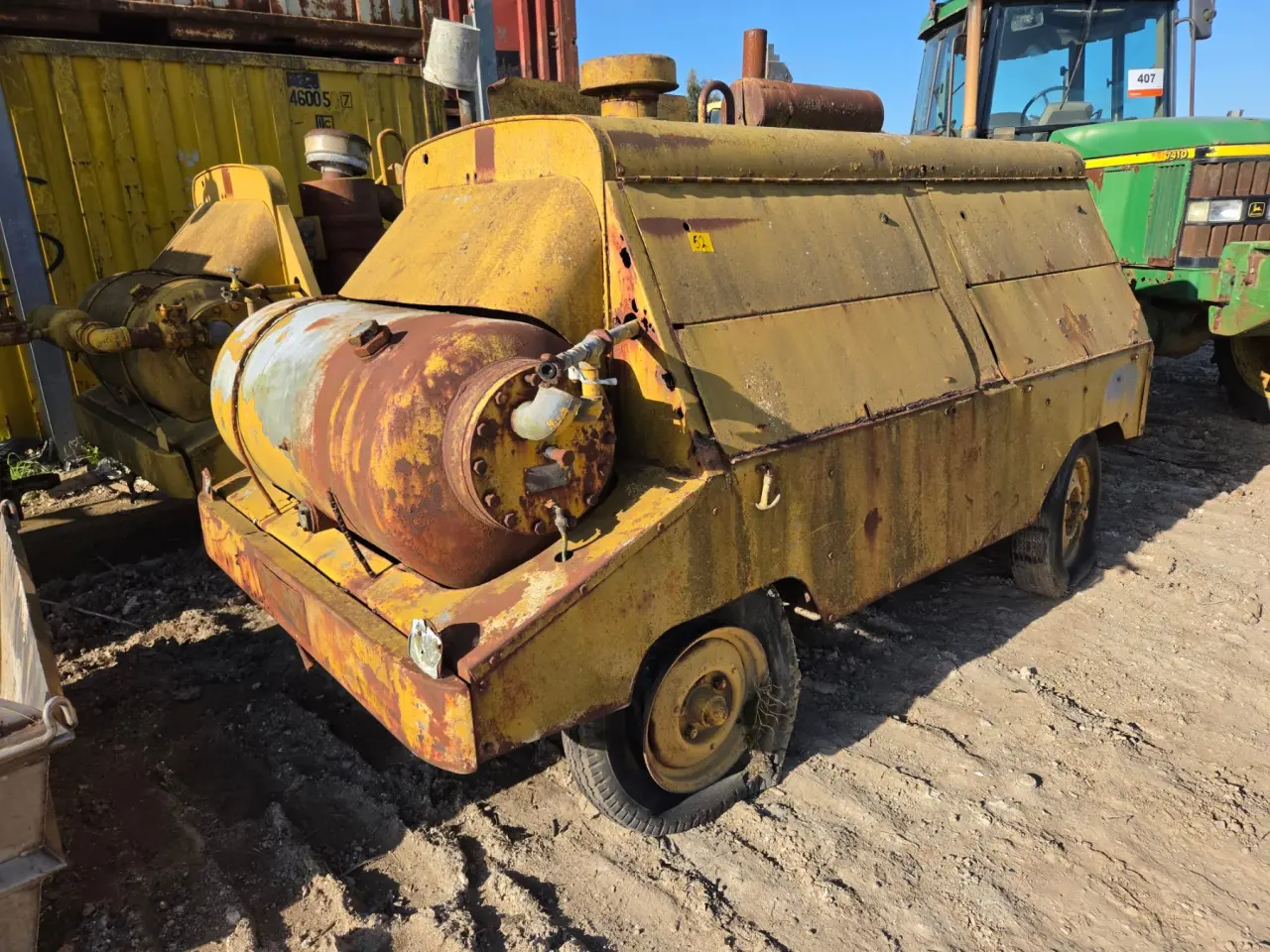 2x Industrial Compressors with 471 GM - photo 2