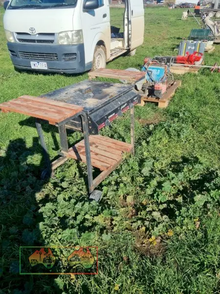 3 Burner Gas BBQ on Trolley - photo 1