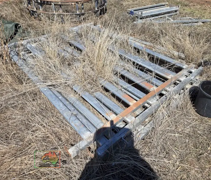 5 X Cattle yard panels - photo 2