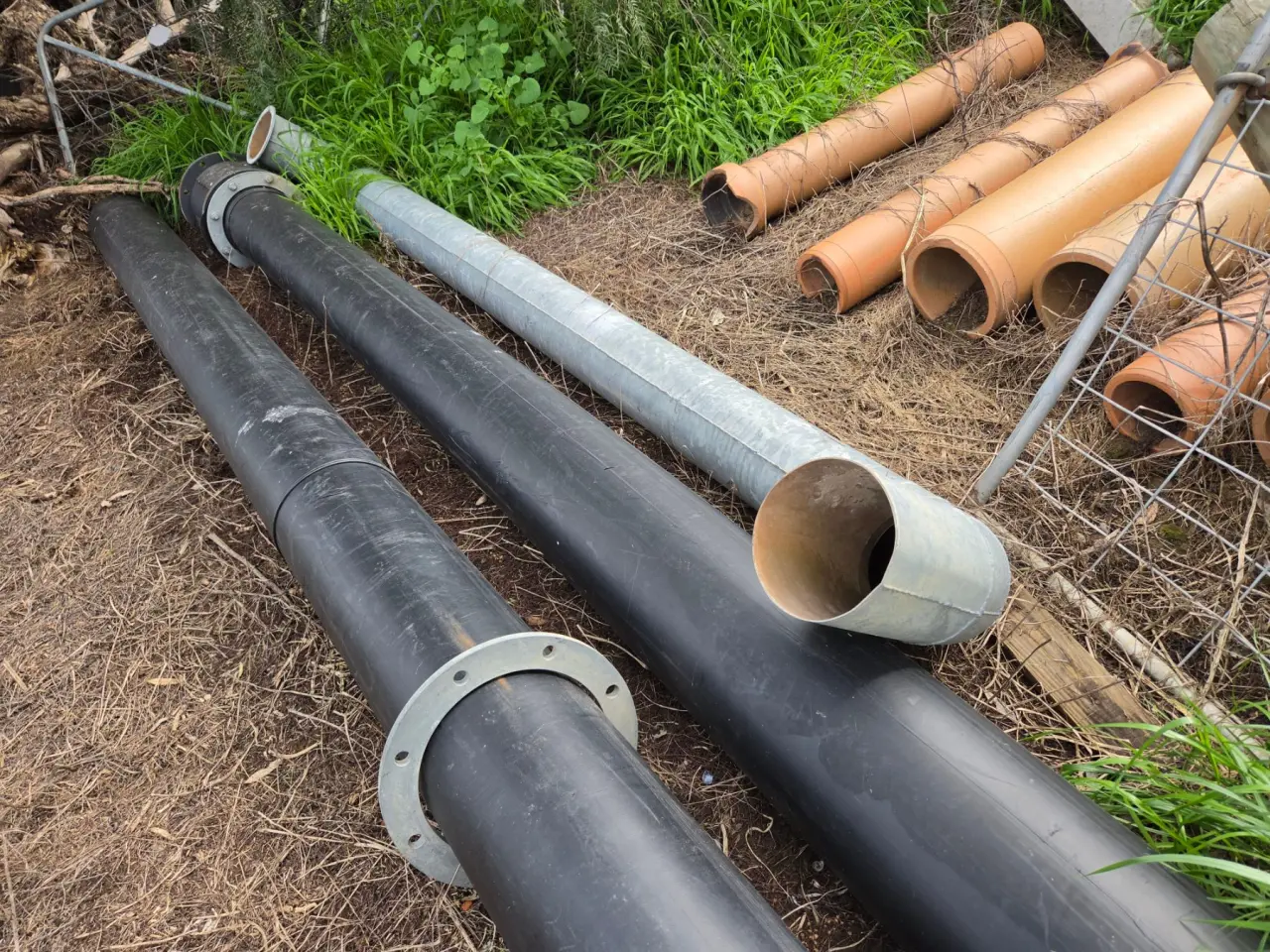 Galv. Pump Outlet Pipe 3.4m x 200mm - photo 1