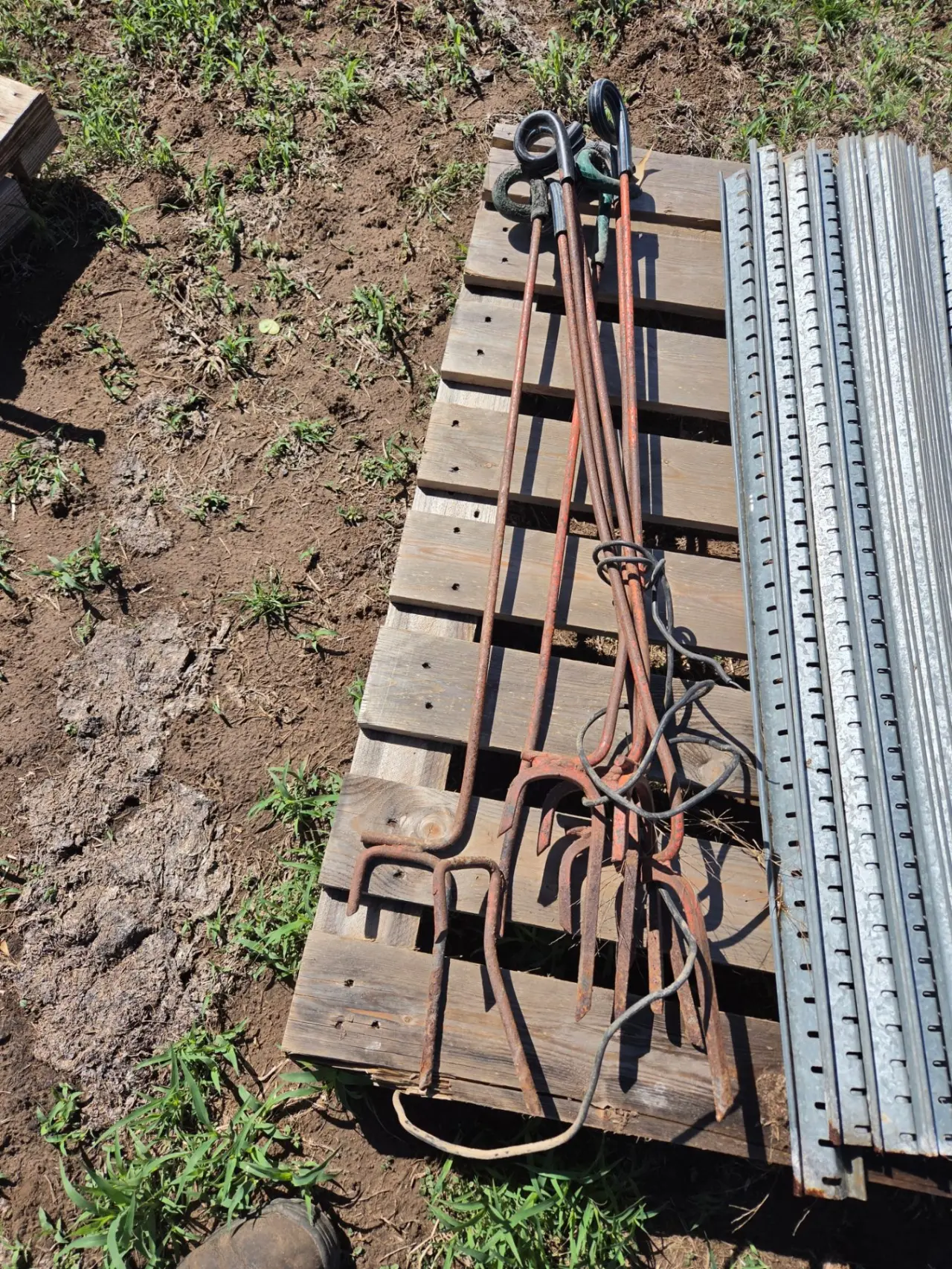 Used - 7x Pig-Tail Tread-ins - photo 1