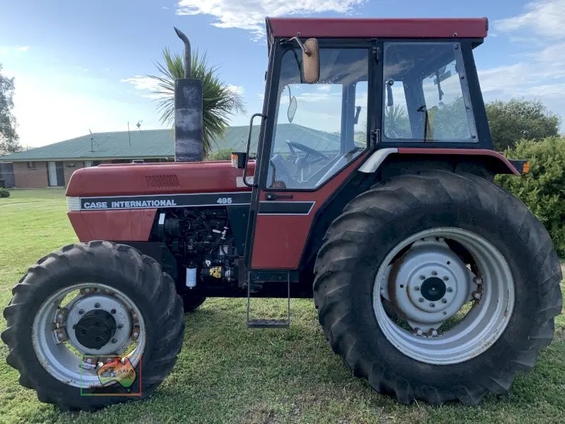 CASE International 495 4x4 Tractor - photo 4
