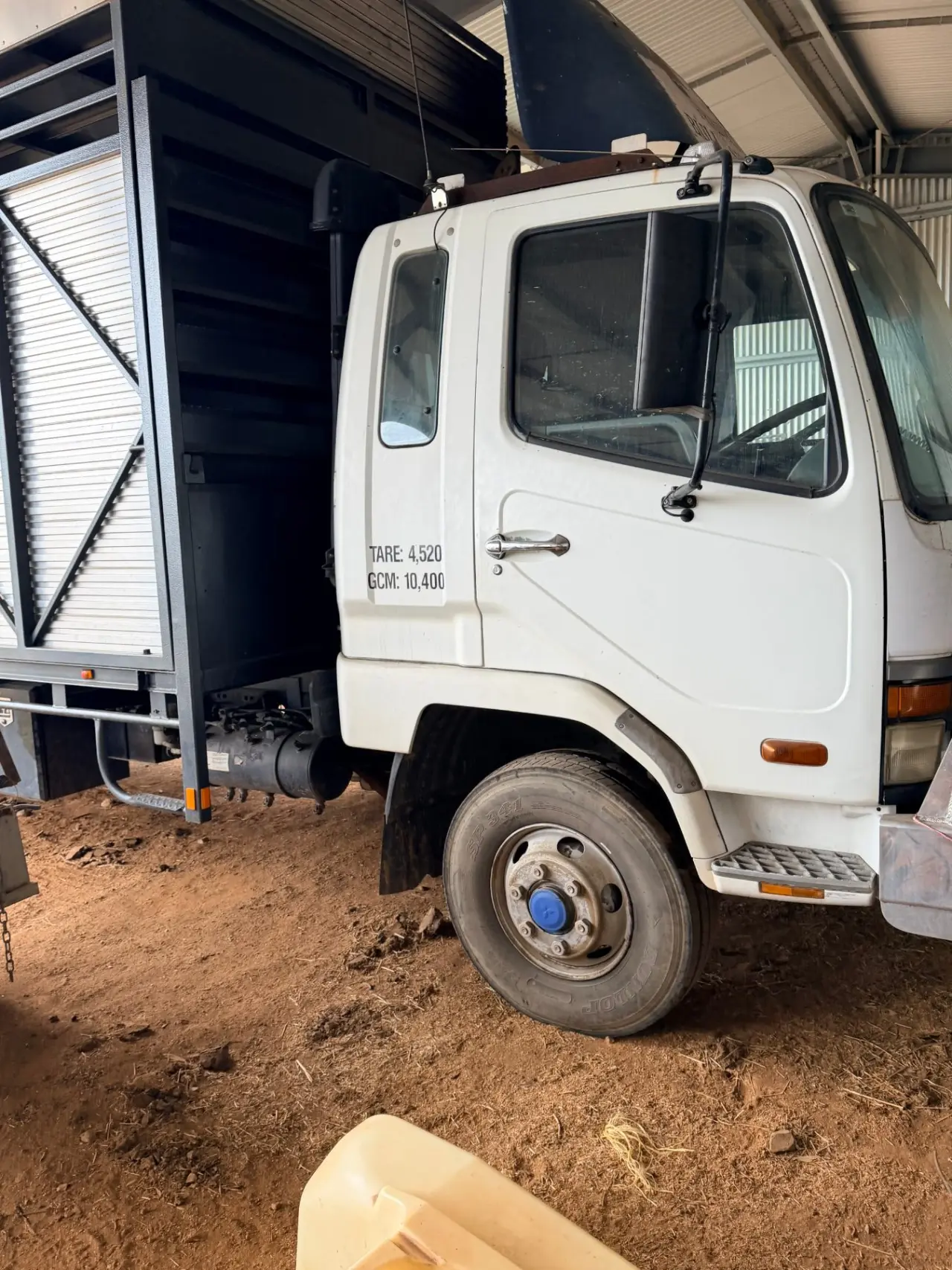 2002 Mitsubishi Fighter 600 Horse transport truck & camper - photo 7