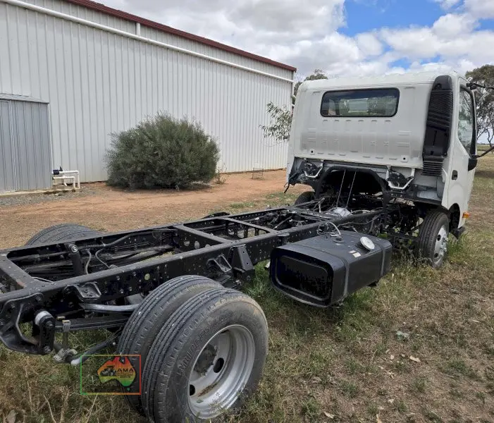 2022 (New) Hino 300-616 Series 2 Cab-Chassis - photo 4