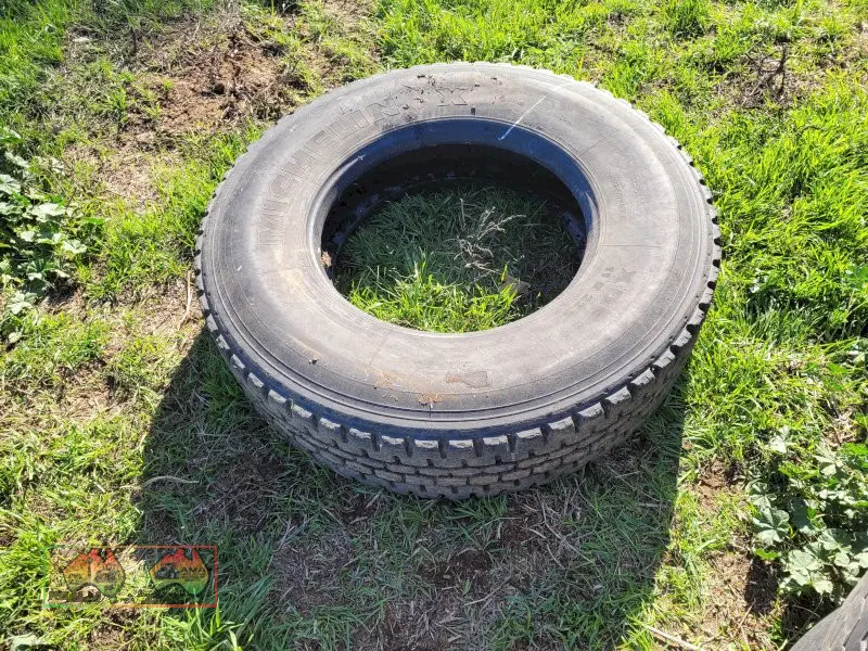 Michelin 11R22.5 Re-cap Truck Tyre - photo 2