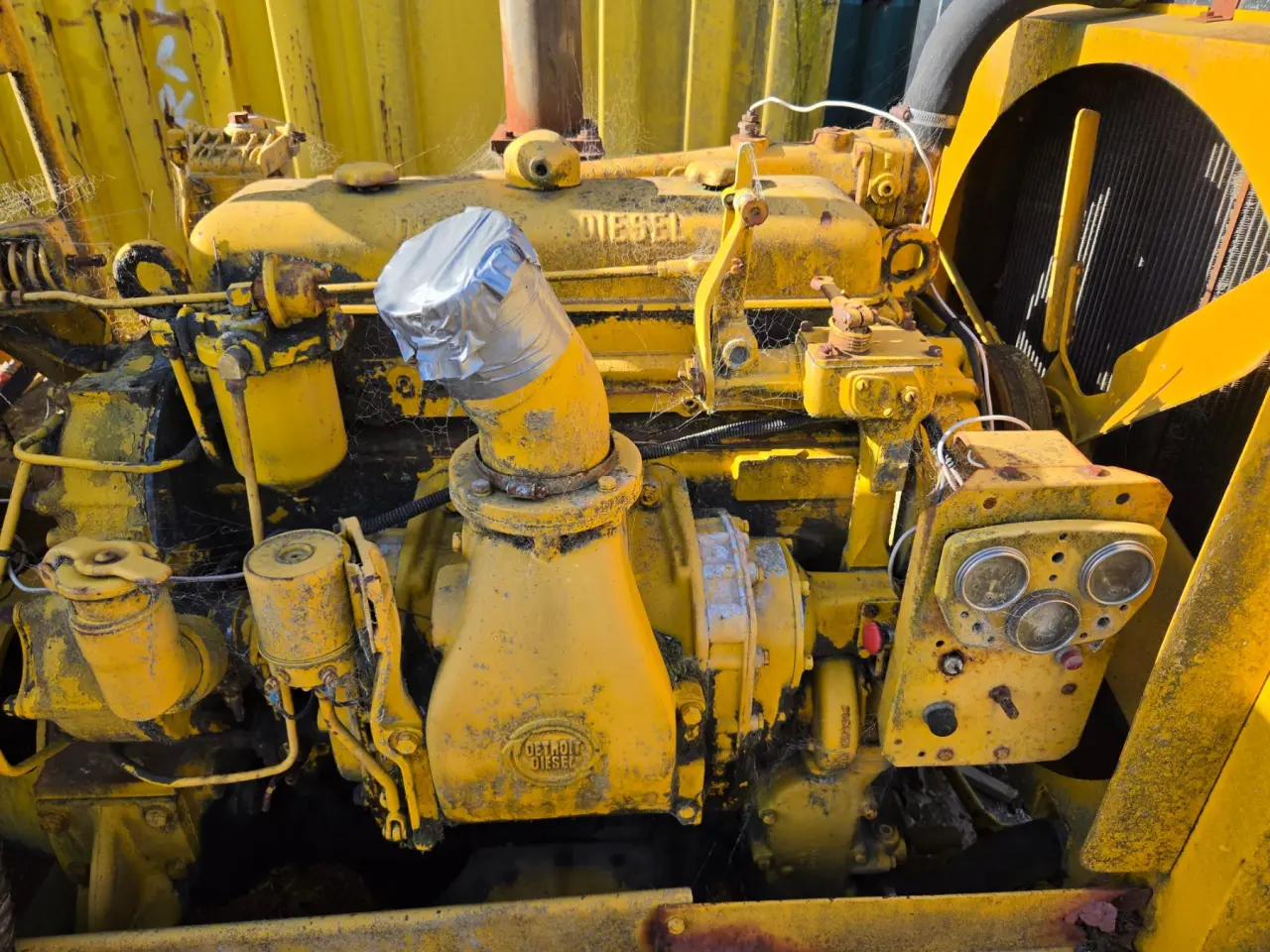 2x Industrial Compressors with 471 GM - photo 5