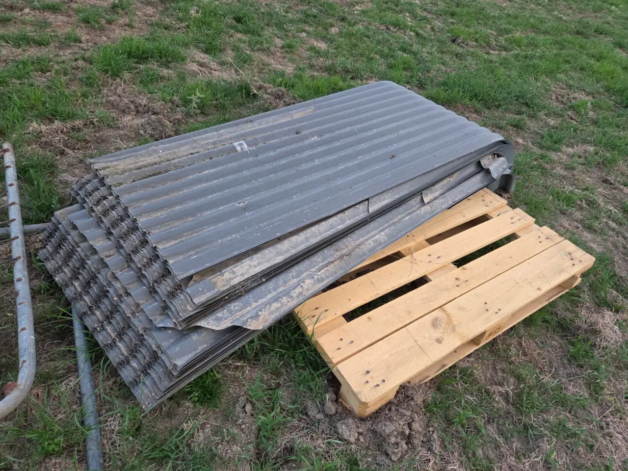 Used - House Lot of Victorian Bullnose Verandah Sheets - photo 3