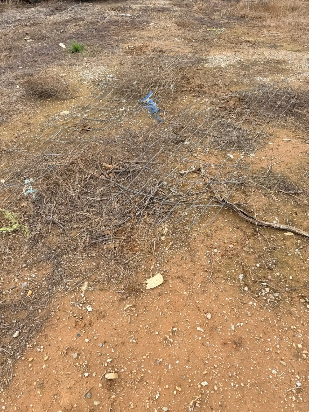 2  of lengths of scrap gate mesh - photo 2