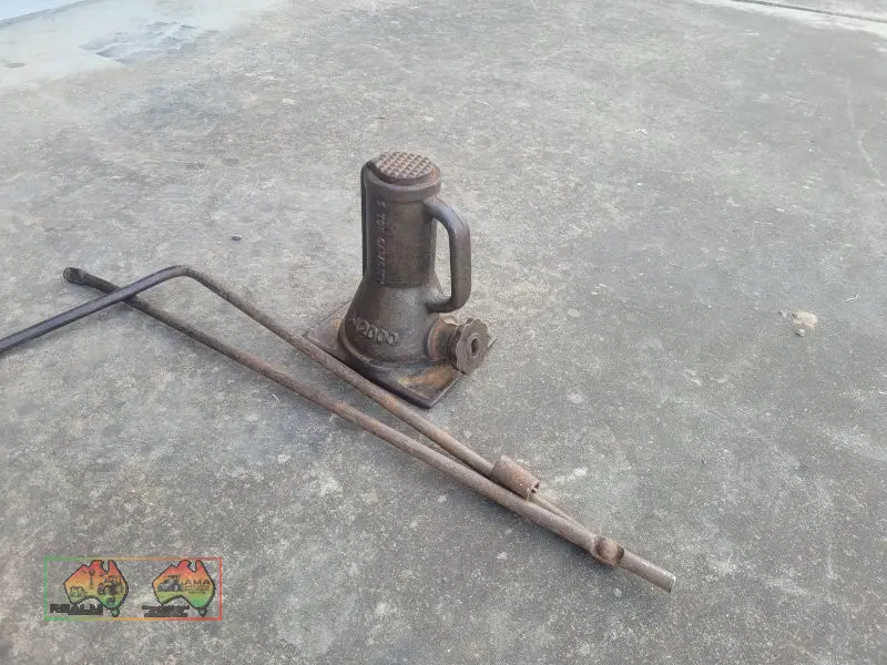 Original Screw Jack with Handle - photo 1