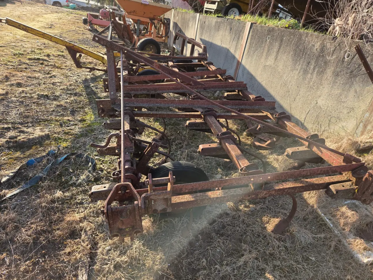 25 Tyne IH 3pl Cultivator - photo 5