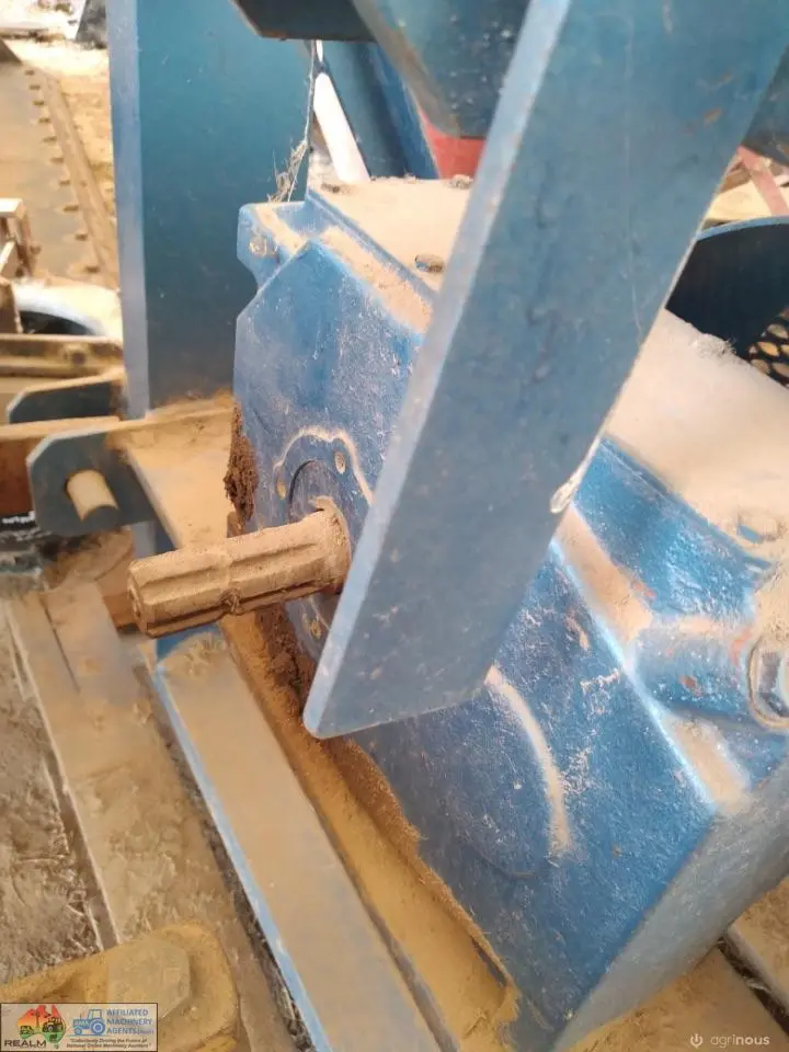 A 554 International Tractor & Pump - photo 12