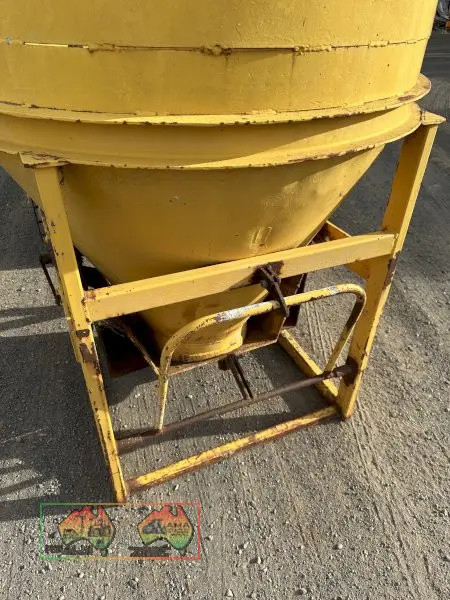 Crane concrete kibble - photo 2
