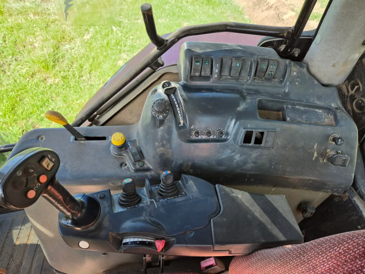 Used - 2009 McCormick XTX-185 Tractor - photo 15