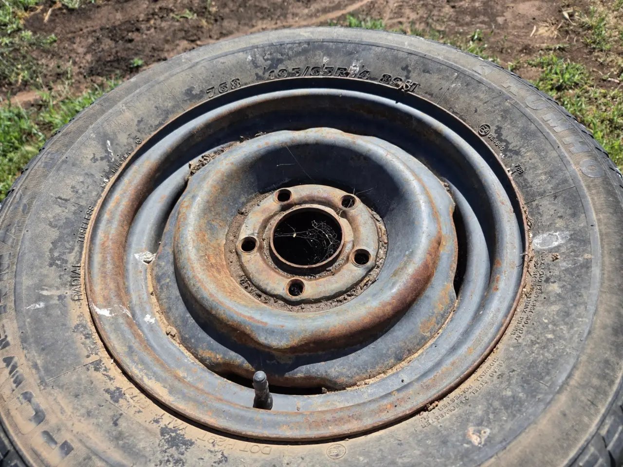 Used - 5x 14" Holden Rims & Tyres - photo 3