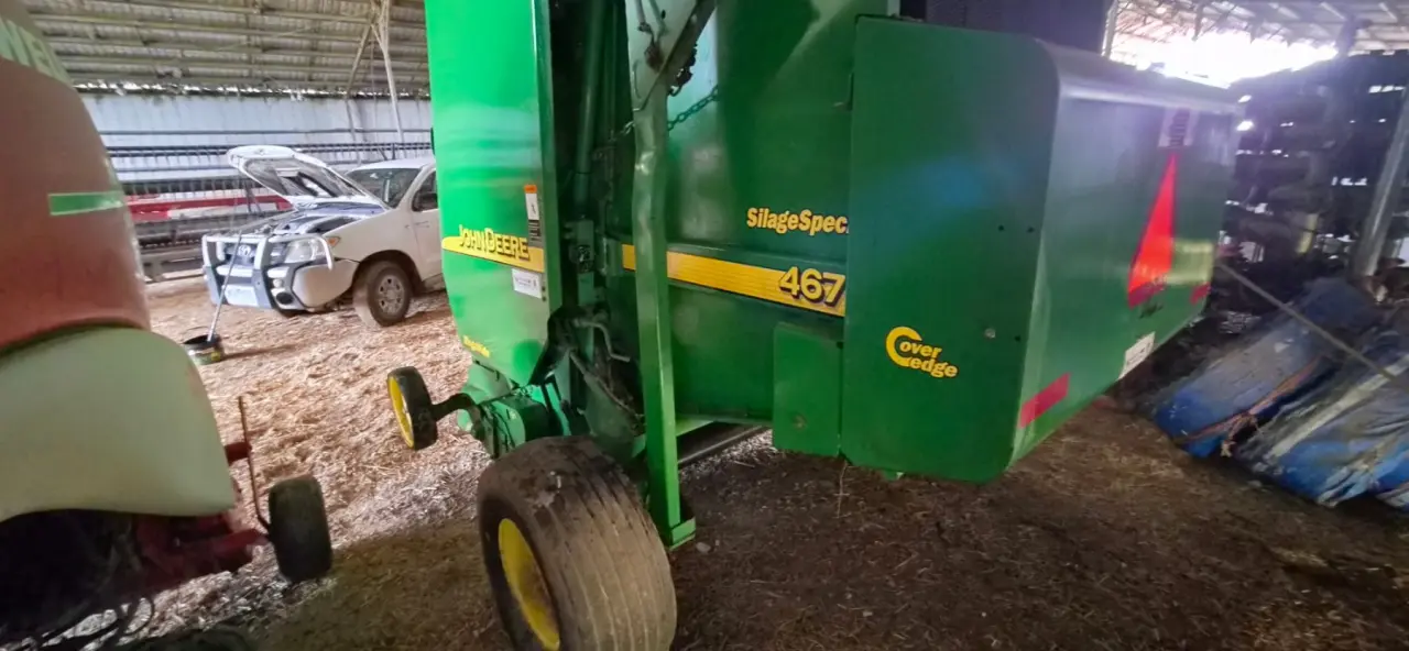 John Deere Megawide 467 Round Baler - photo 8