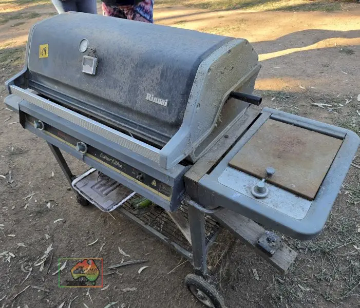 3 Burner Rinnai Gas BBQ - photo 1