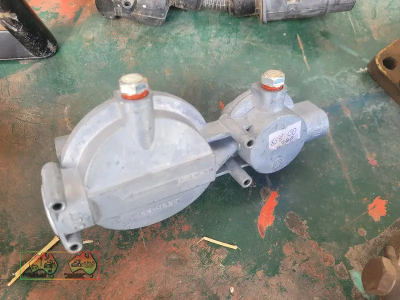 New Twin Gas Regulator (Kyabram Vic.) - photo 4