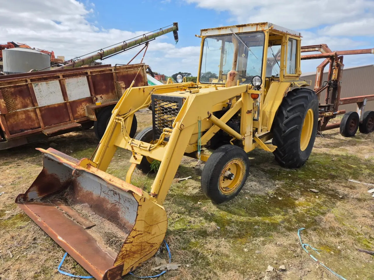 Renault Industrial Tractor Loader - photo 2