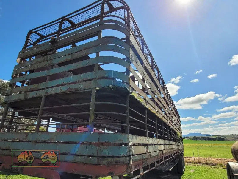38ft Stock Trailer 3x1 - photo 1