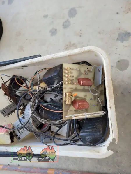 Tub of Electric Switching Gear (Kyabram Vic.) - photo 3