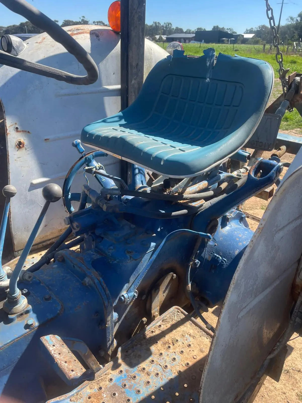 Ford 4000 2WD Tractor with FEL - photo 6