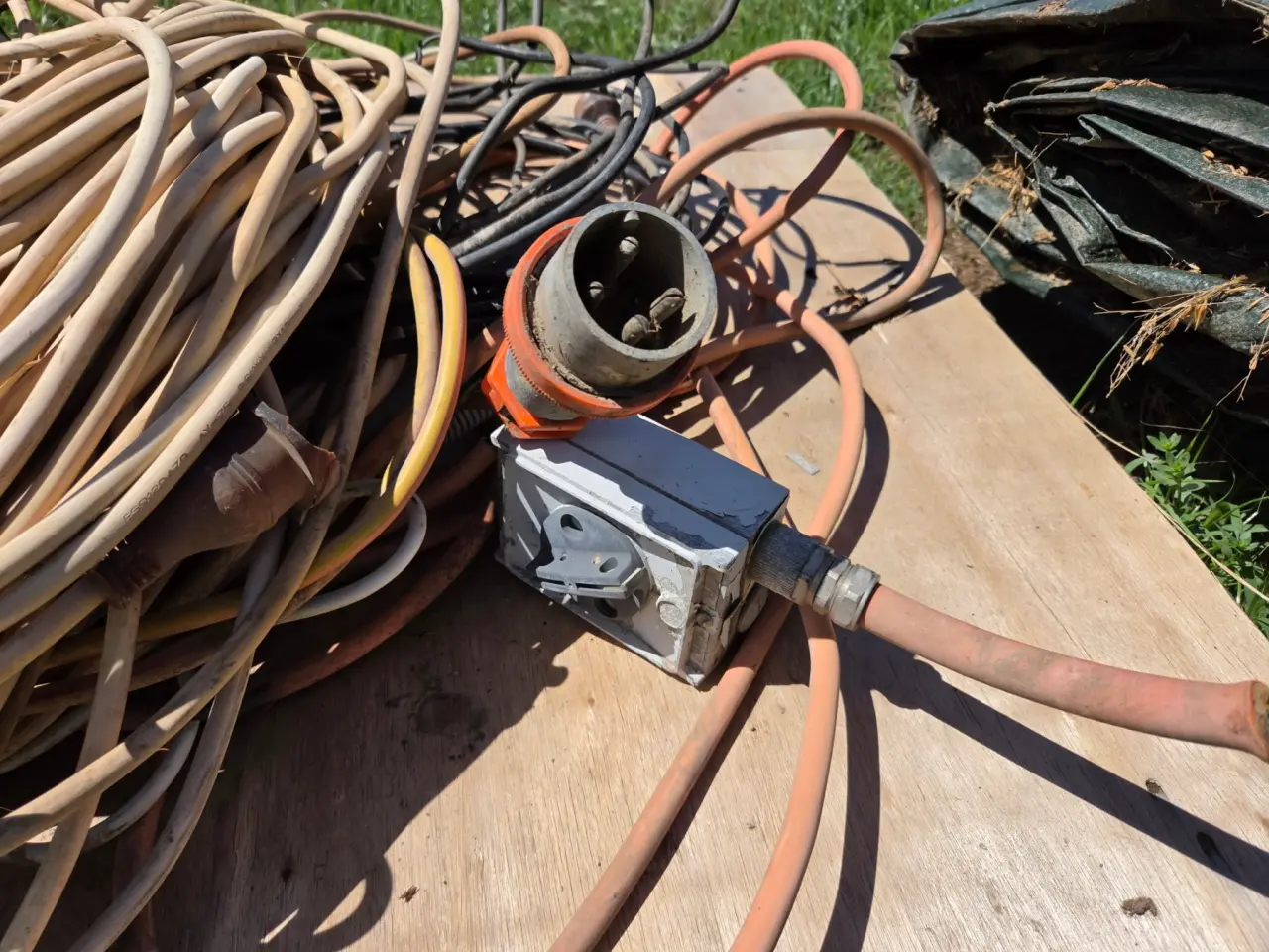 Used - Assorted Electrical Cables - photo 5