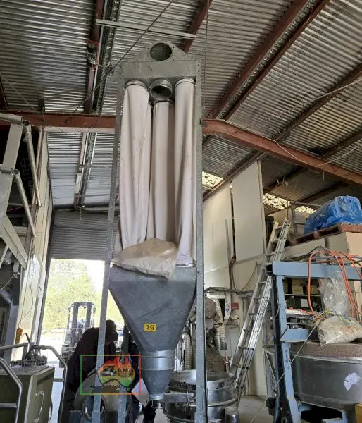 Gravity fine dust sifter - photo 2