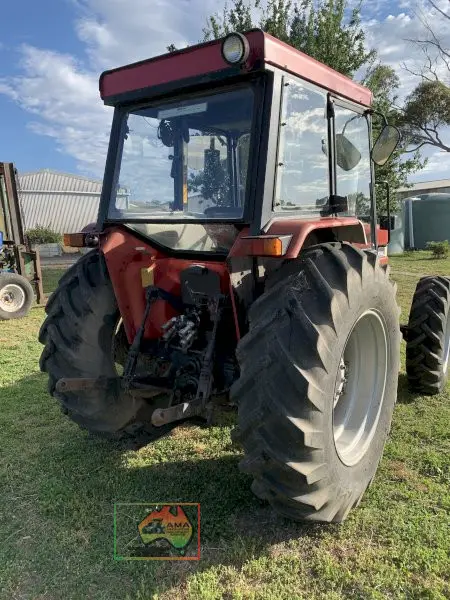 CASE International 495 4x4 Tractor - photo 6