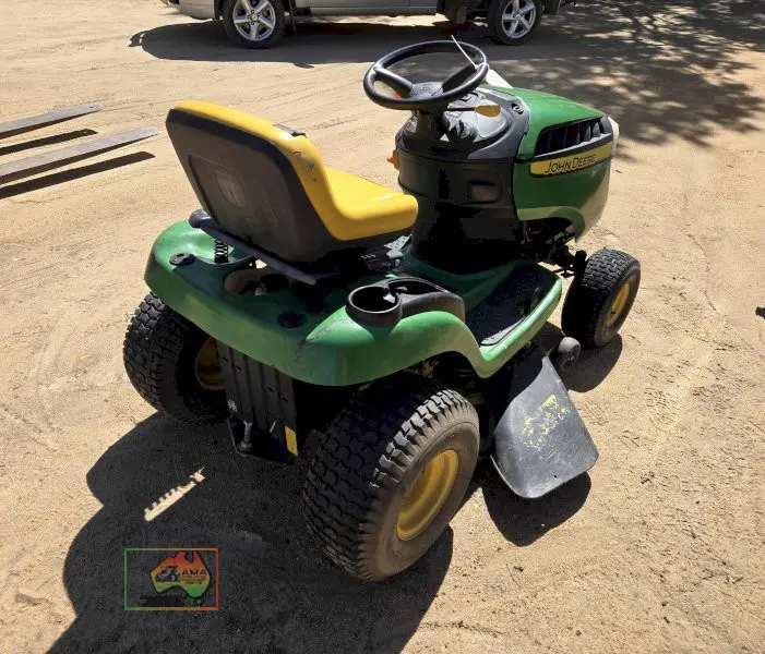 John Deere S100 Ride-on Mower - photo 4
