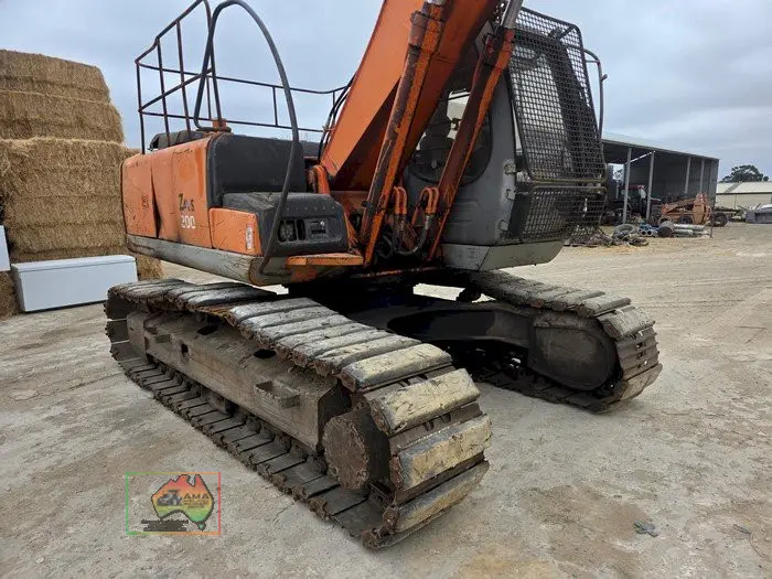Hitachi ZX200 Excavator with Shear & Grab - photo 4