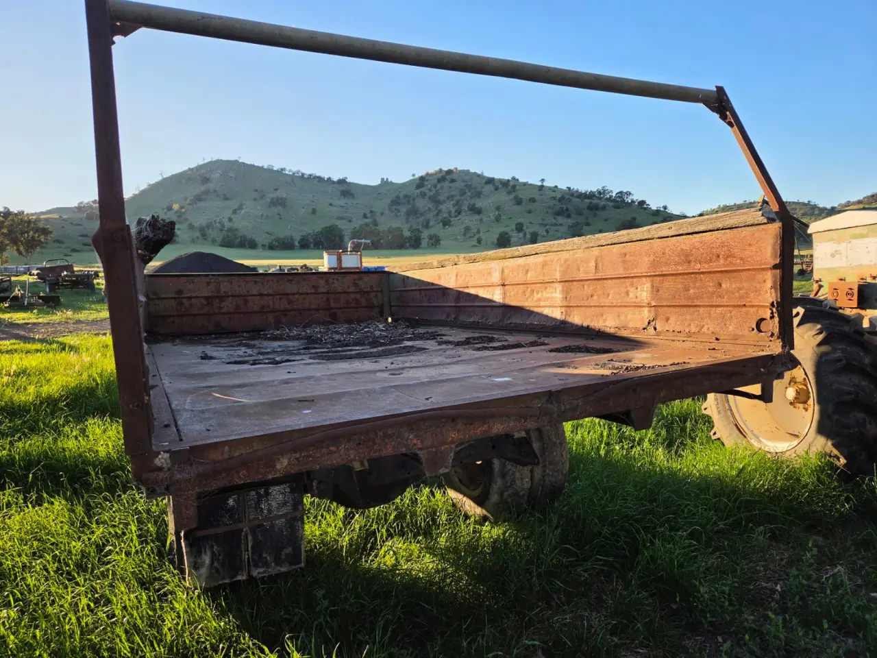 Used - Farm Hyd. Tipping Trailer - photo 3
