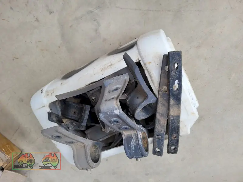 20x Plastic Mudguard Brackets & Backing Strips (Kyabram Vic.) - photo 1
