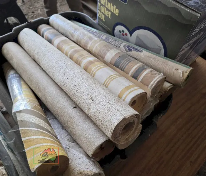 2x Tubs of Wall Paper - photo 4
