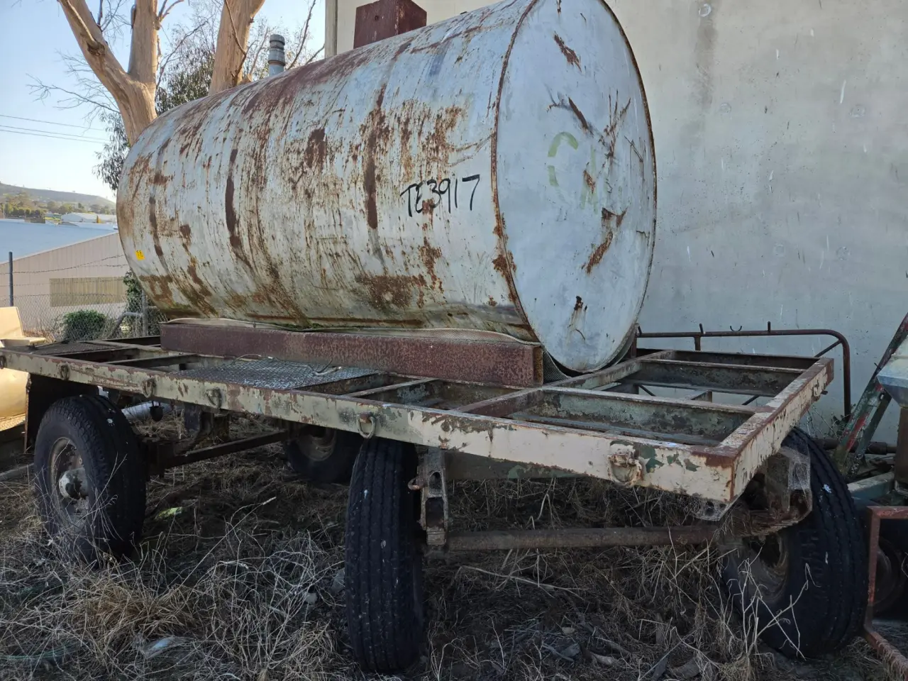 4,350 Ltr water/fuel tank on Trailer - photo 2