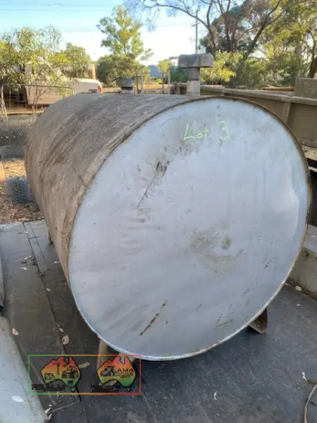 1,200 Ltr Fuel Bowser - photo 4