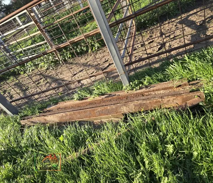 Used - Heavy Gauge Railway Iron Yard Posts ($/m) - photo 2