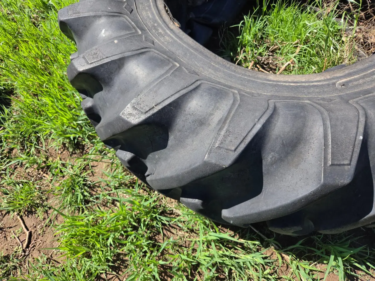Used - 16.9-28 Tractor Tyre - photo 4