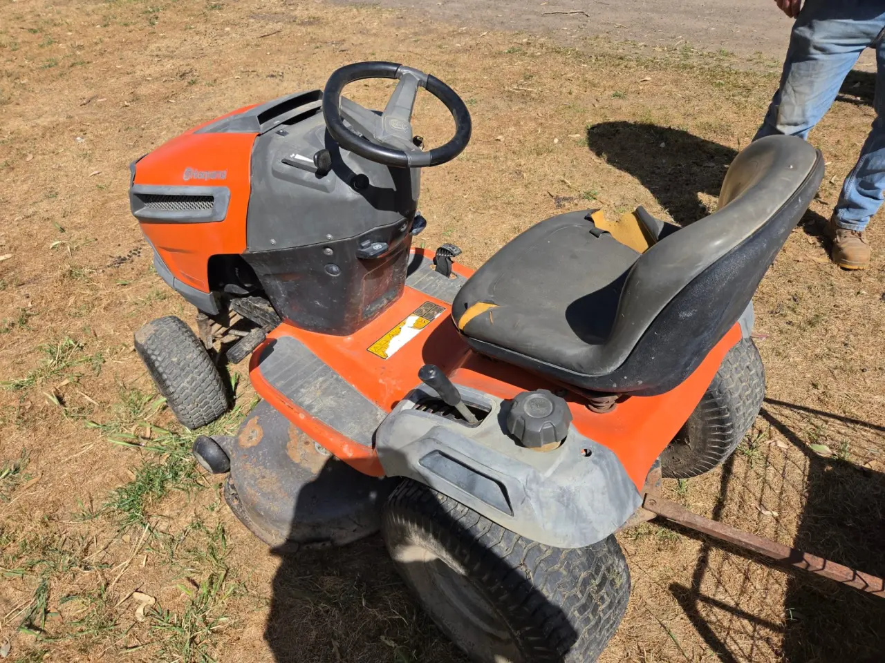 Used - Husqvarna TS-2420 Ride-on Mower - photo 5