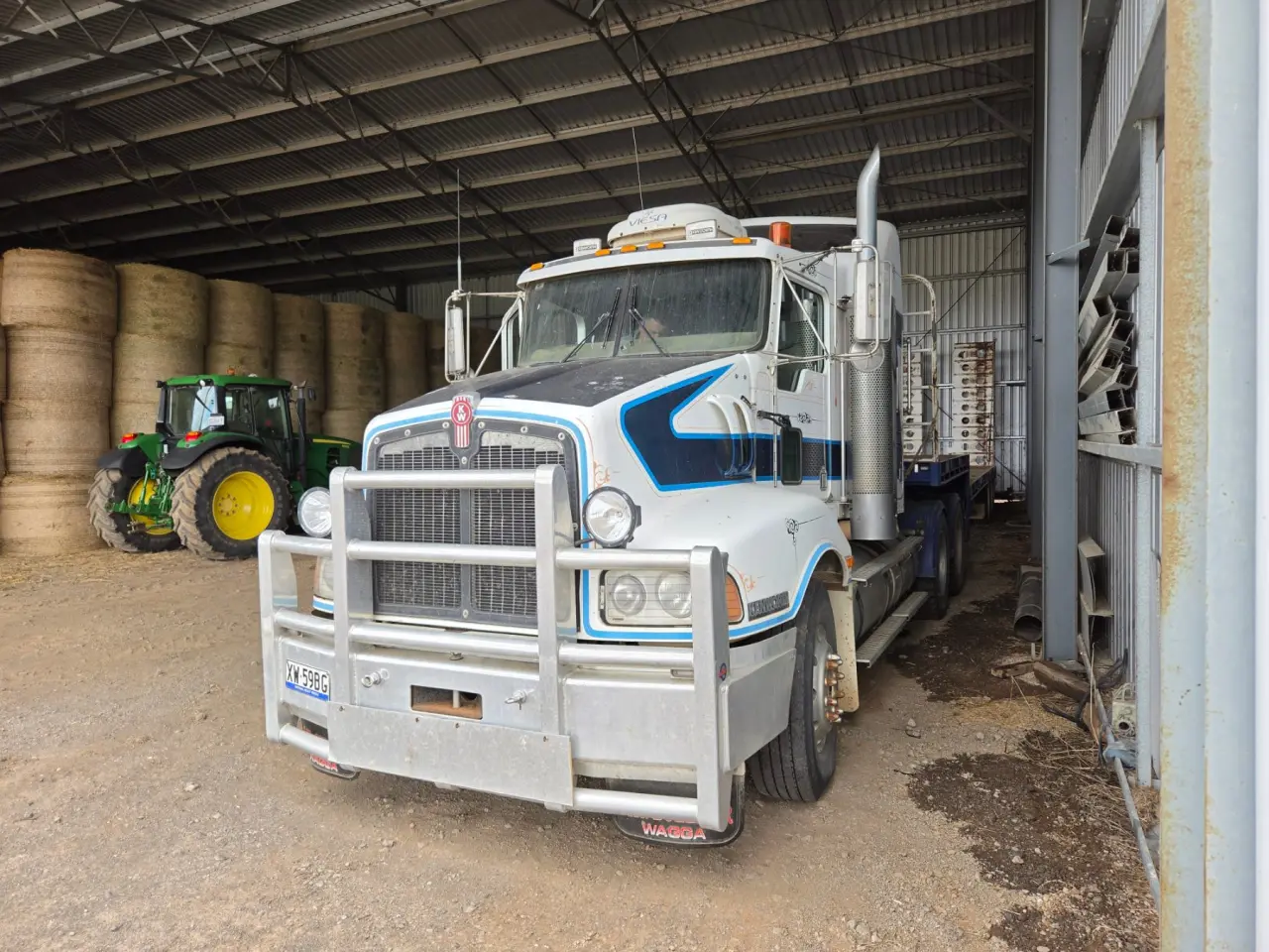 2005 Kenworth T404 Prime Mover - photo 3