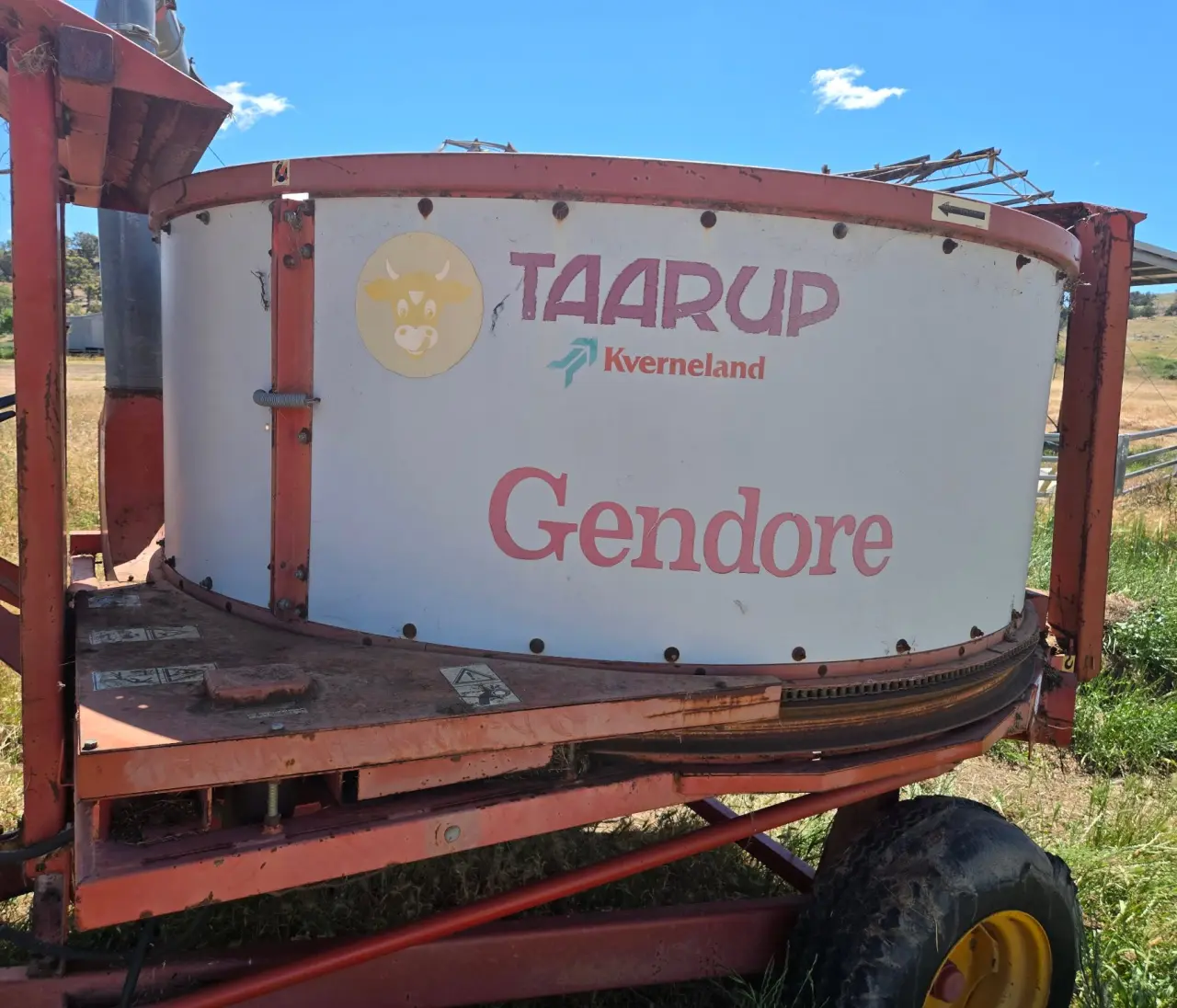 Used - Kverneland Rotary Hay Shredder - photo 4