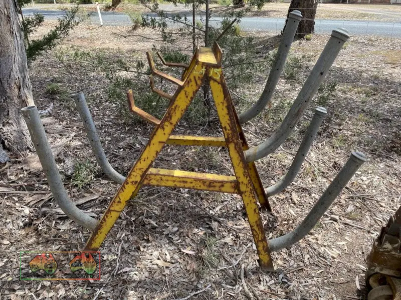 Metal Frame Rack - photo 1