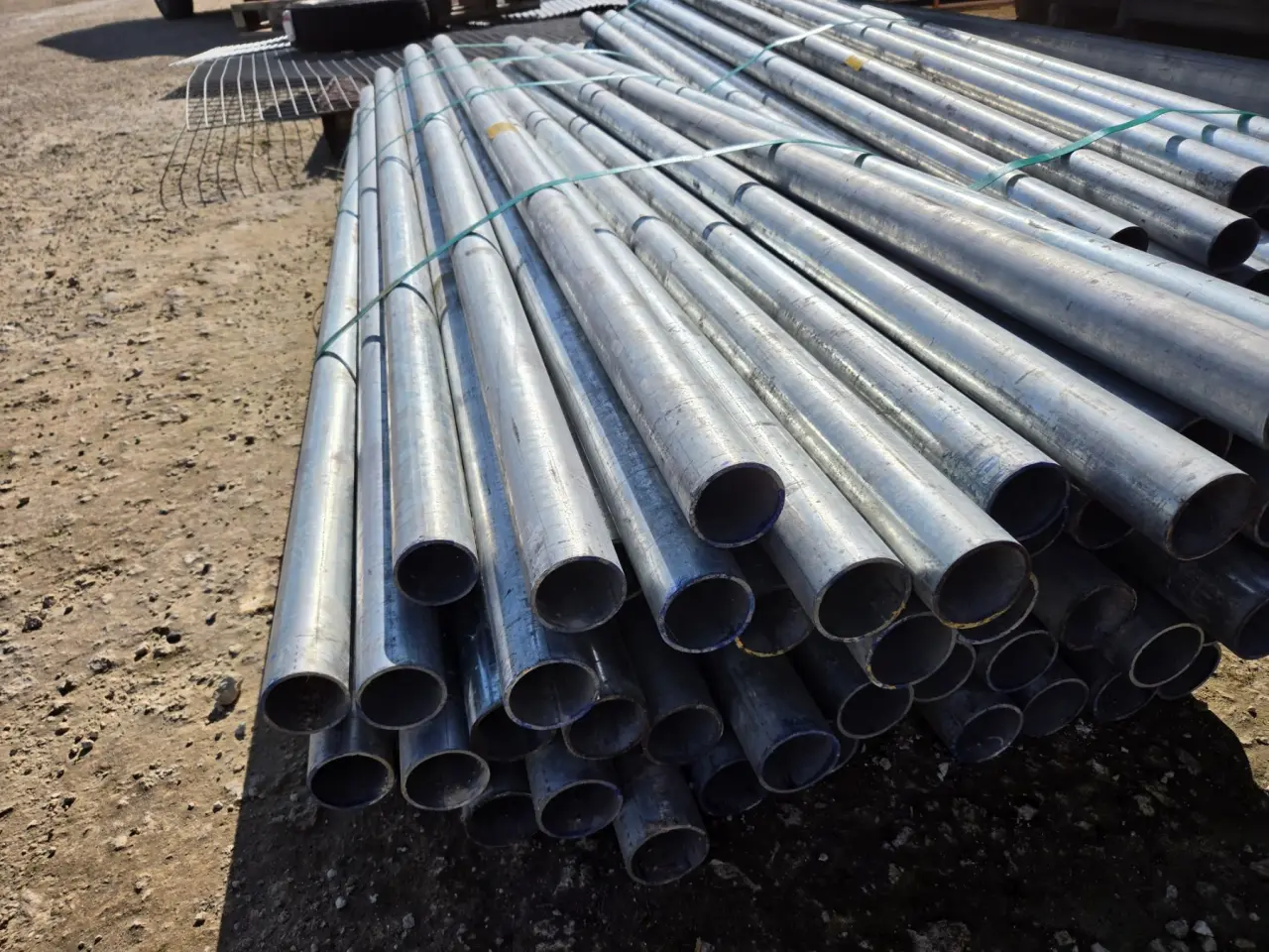 50x 2.4m New Galv 50mm Posts - photo 2