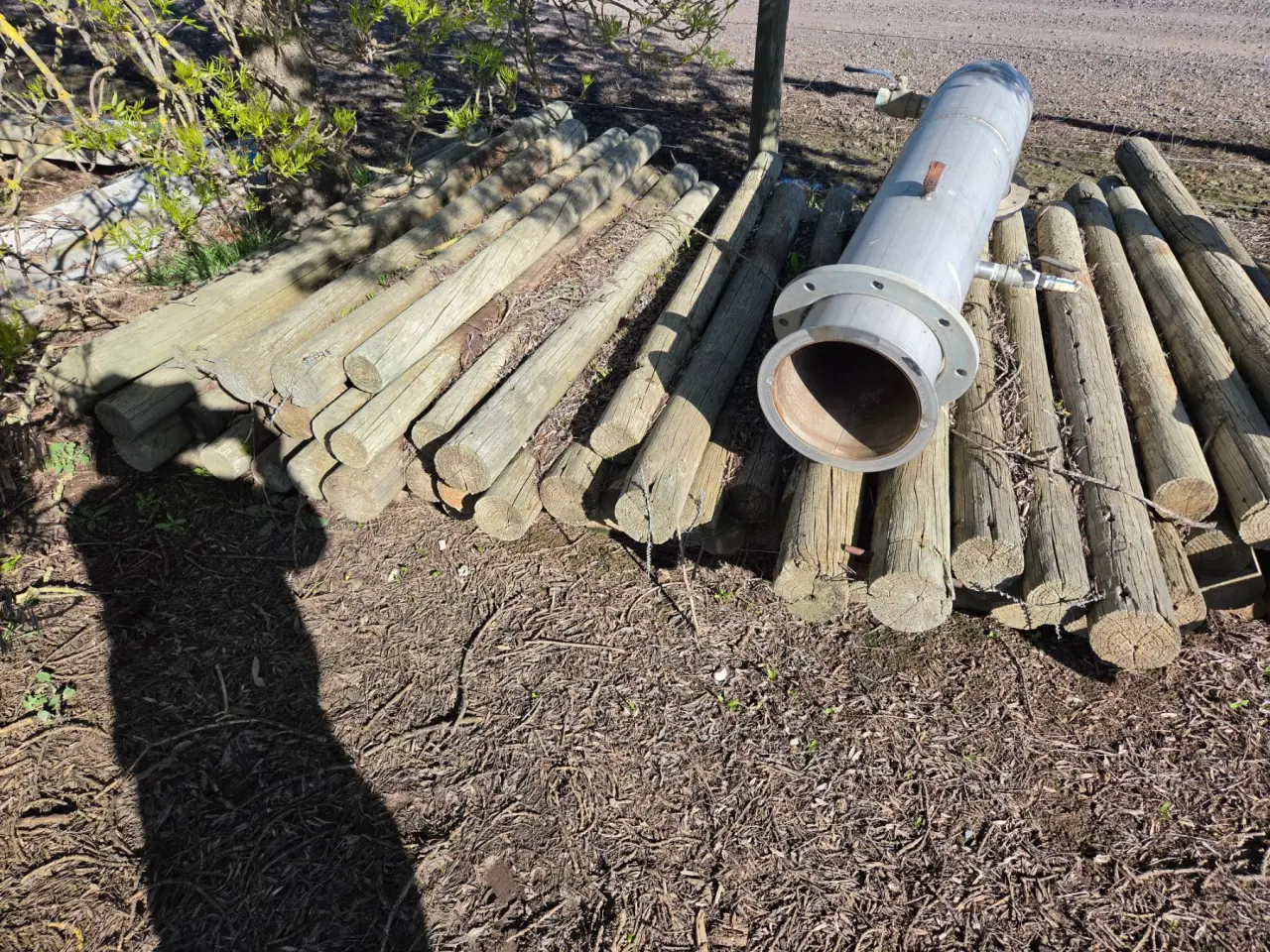 99x Assorted Pine Fence Posts - photo 2